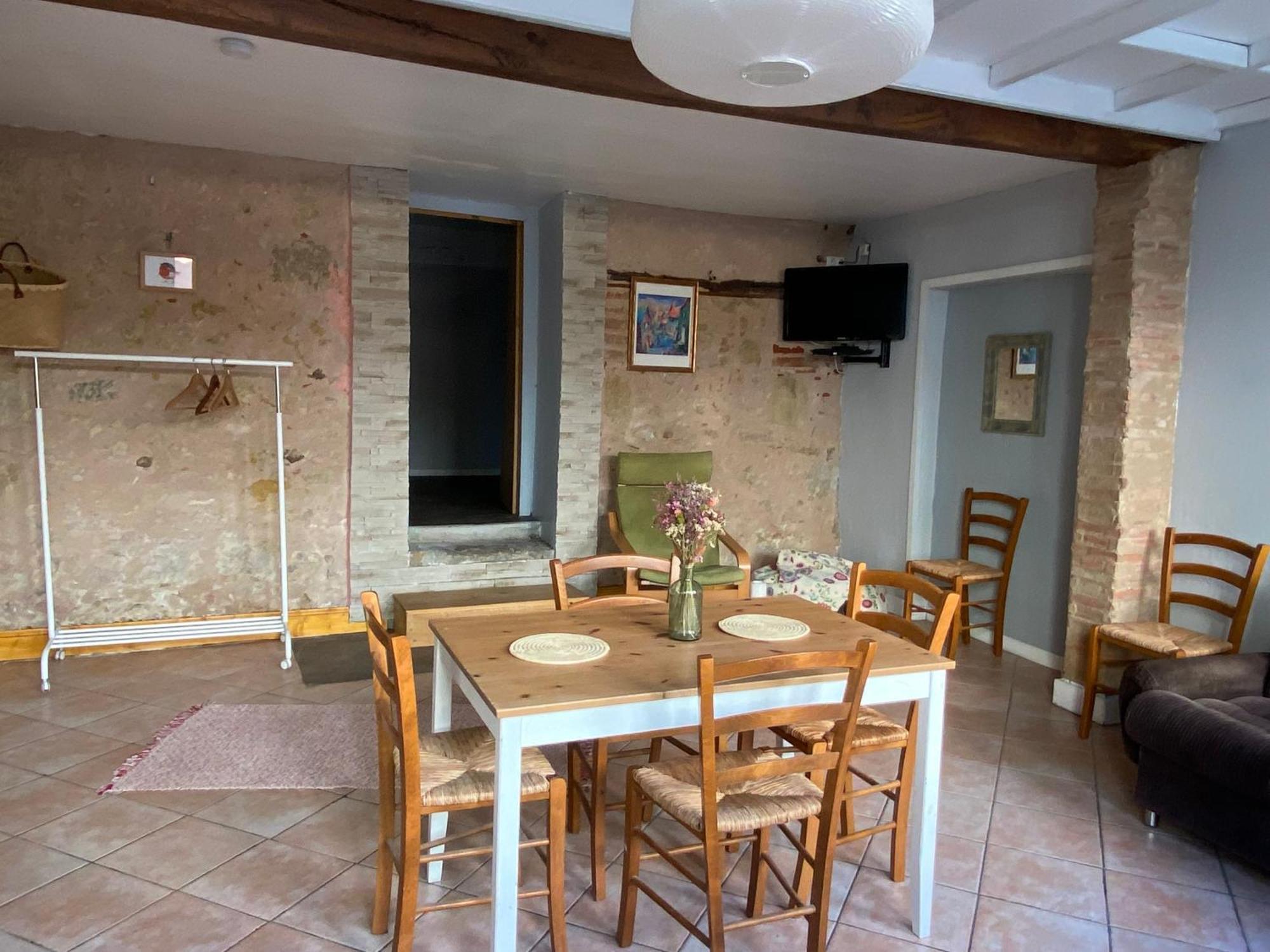 Appartement 3 Pieces Rdc Plein Centre Ville ماركياس المظهر الخارجي الصورة