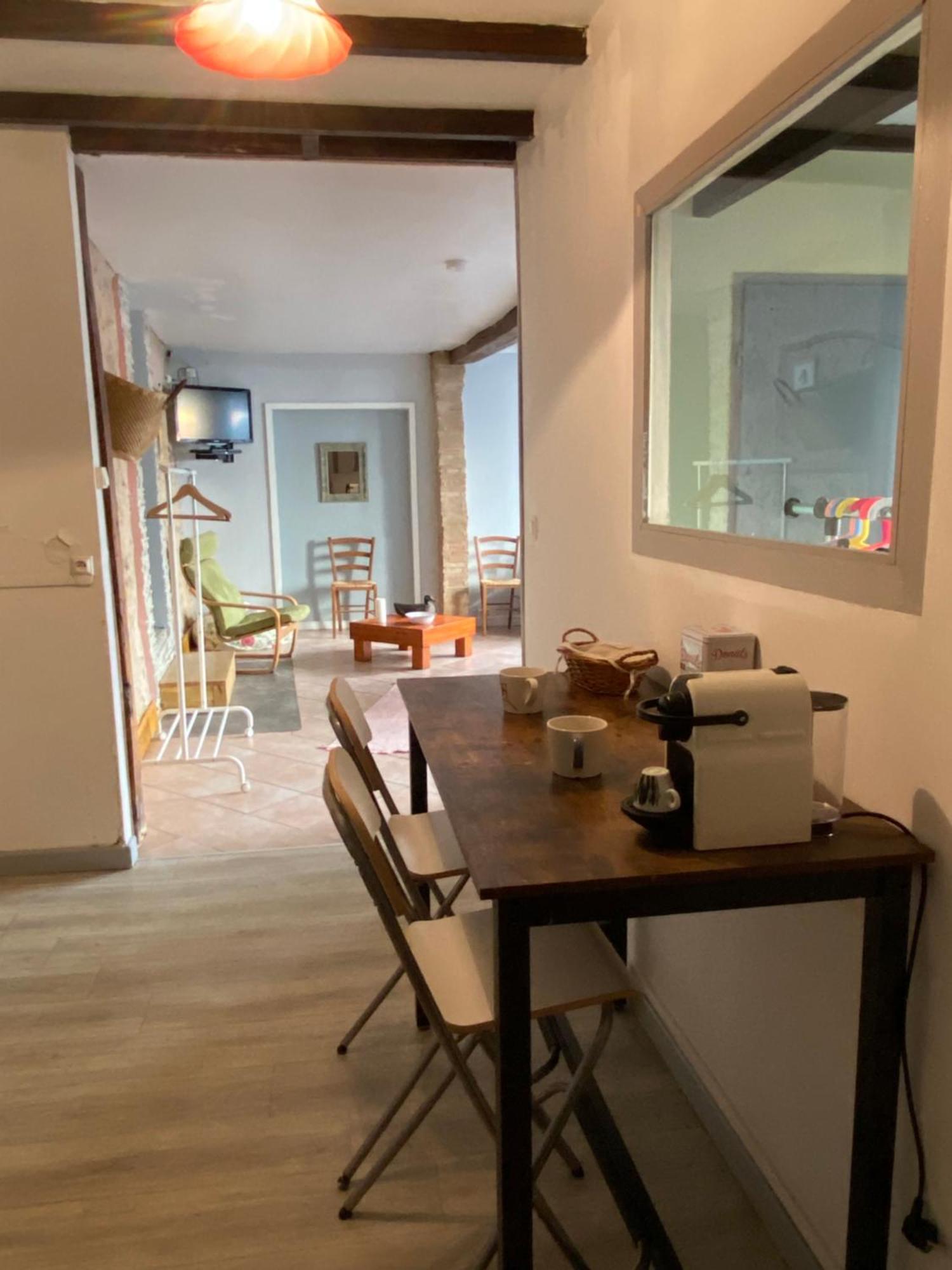 Appartement 3 Pieces Rdc Plein Centre Ville ماركياس المظهر الخارجي الصورة